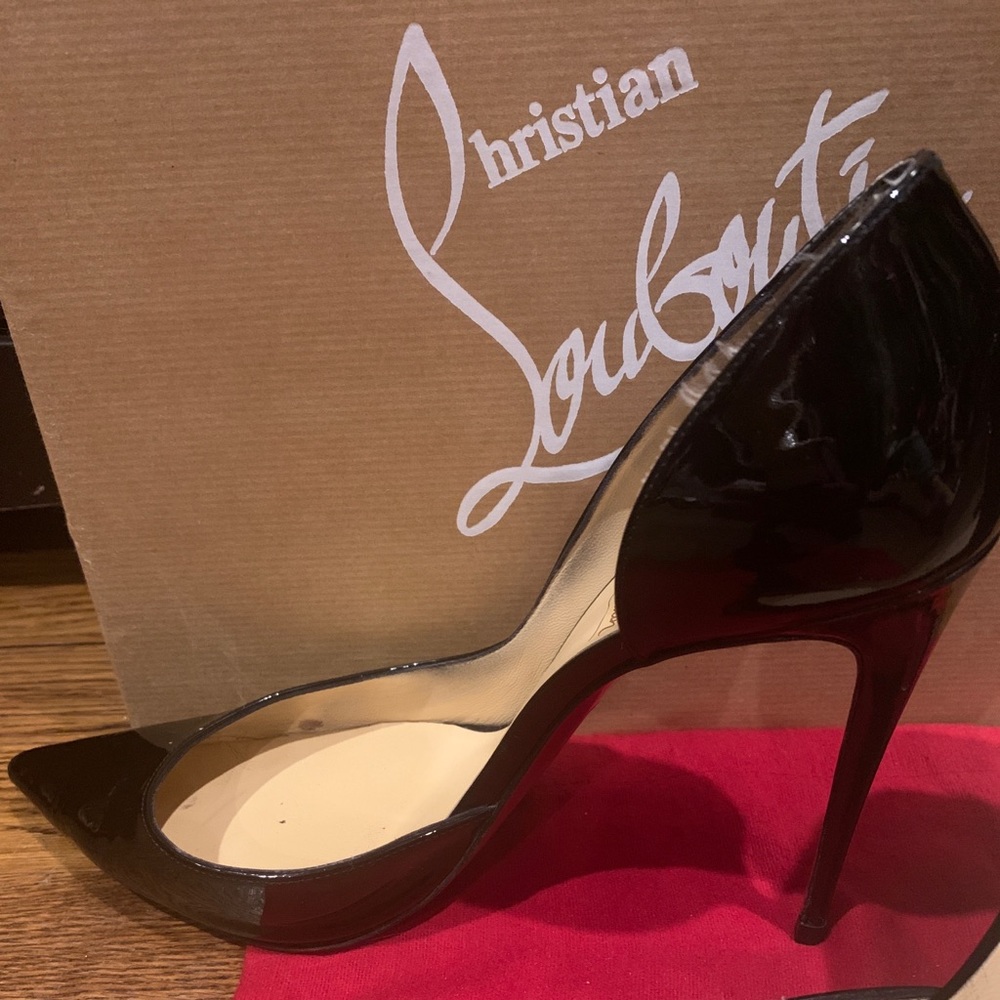 💲SOLD💲Christian louboutin black Iriza heel